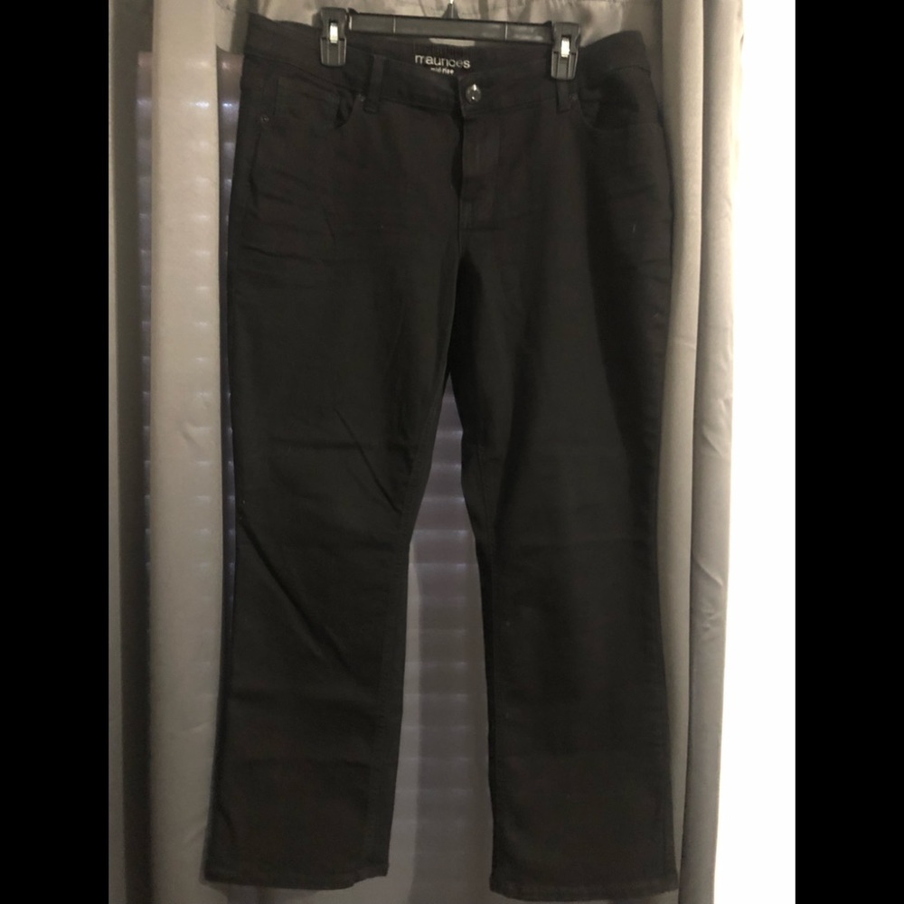 Maurices mid rise 16w short